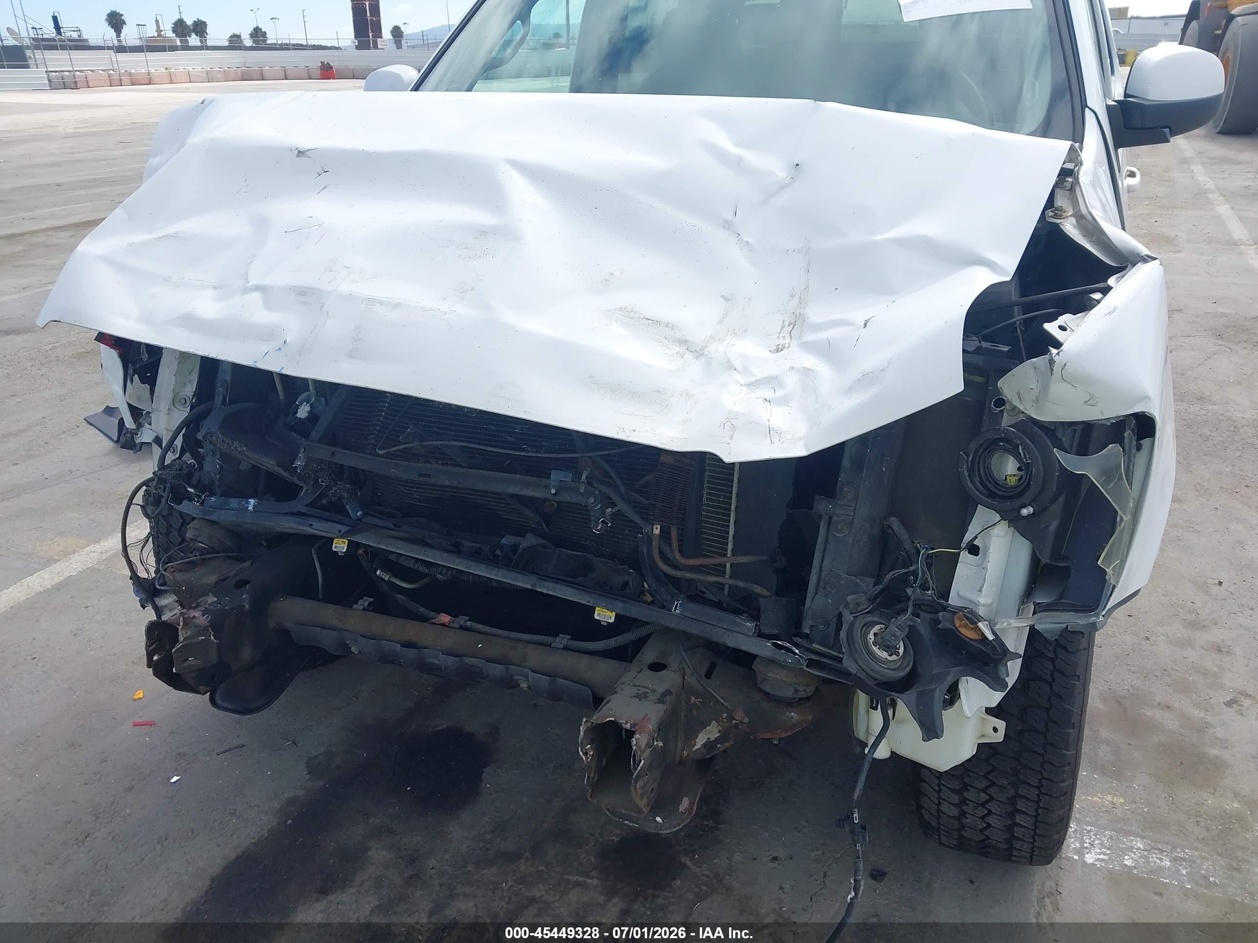 2008 Chevrolet Suburban 1500 Lt White vin: 1GNFC16018R152222