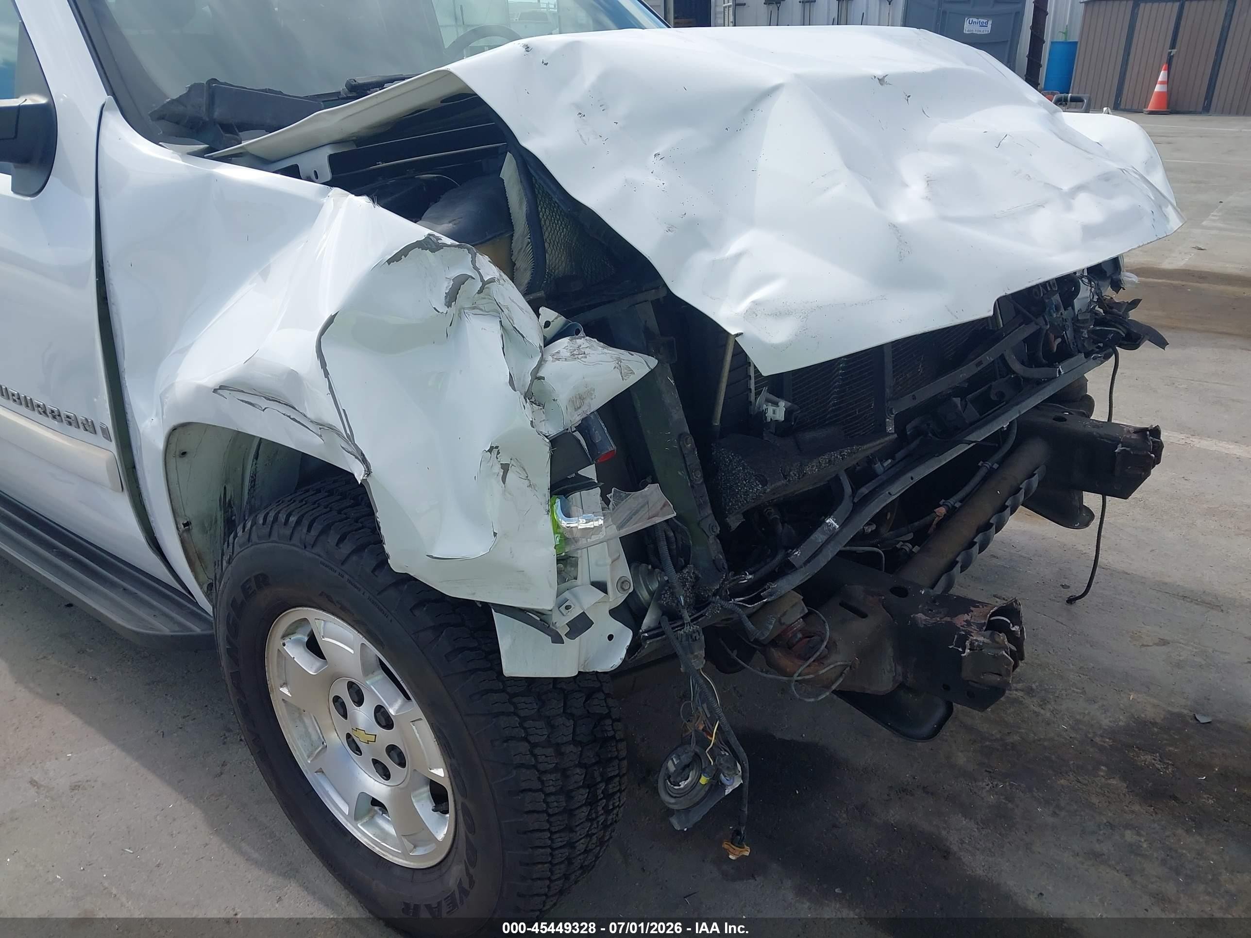 2008 Chevrolet Suburban 1500 Lt White vin: 1GNFC16018R152222