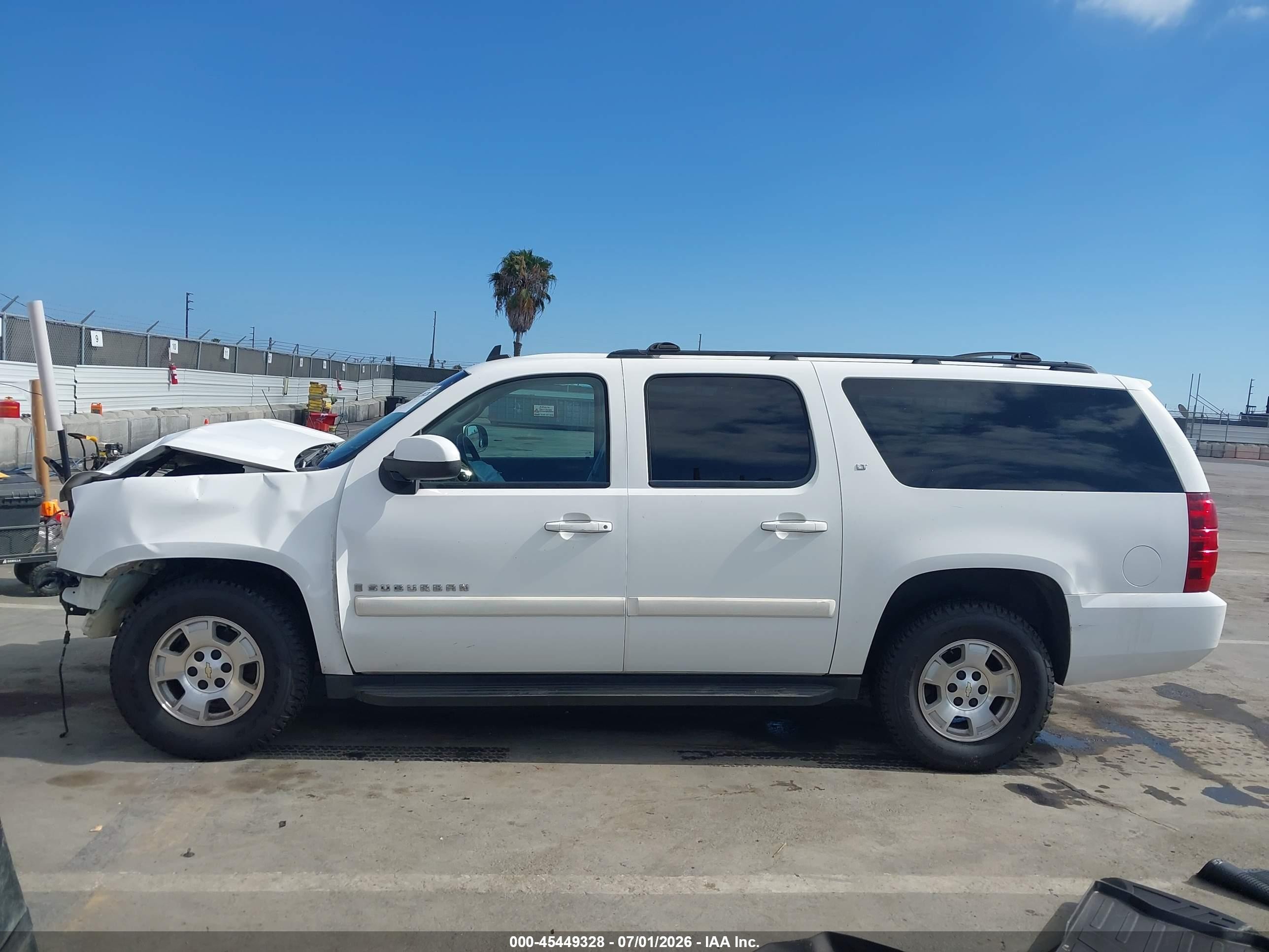 2008 Chevrolet Suburban 1500 Lt White vin: 1GNFC16018R152222