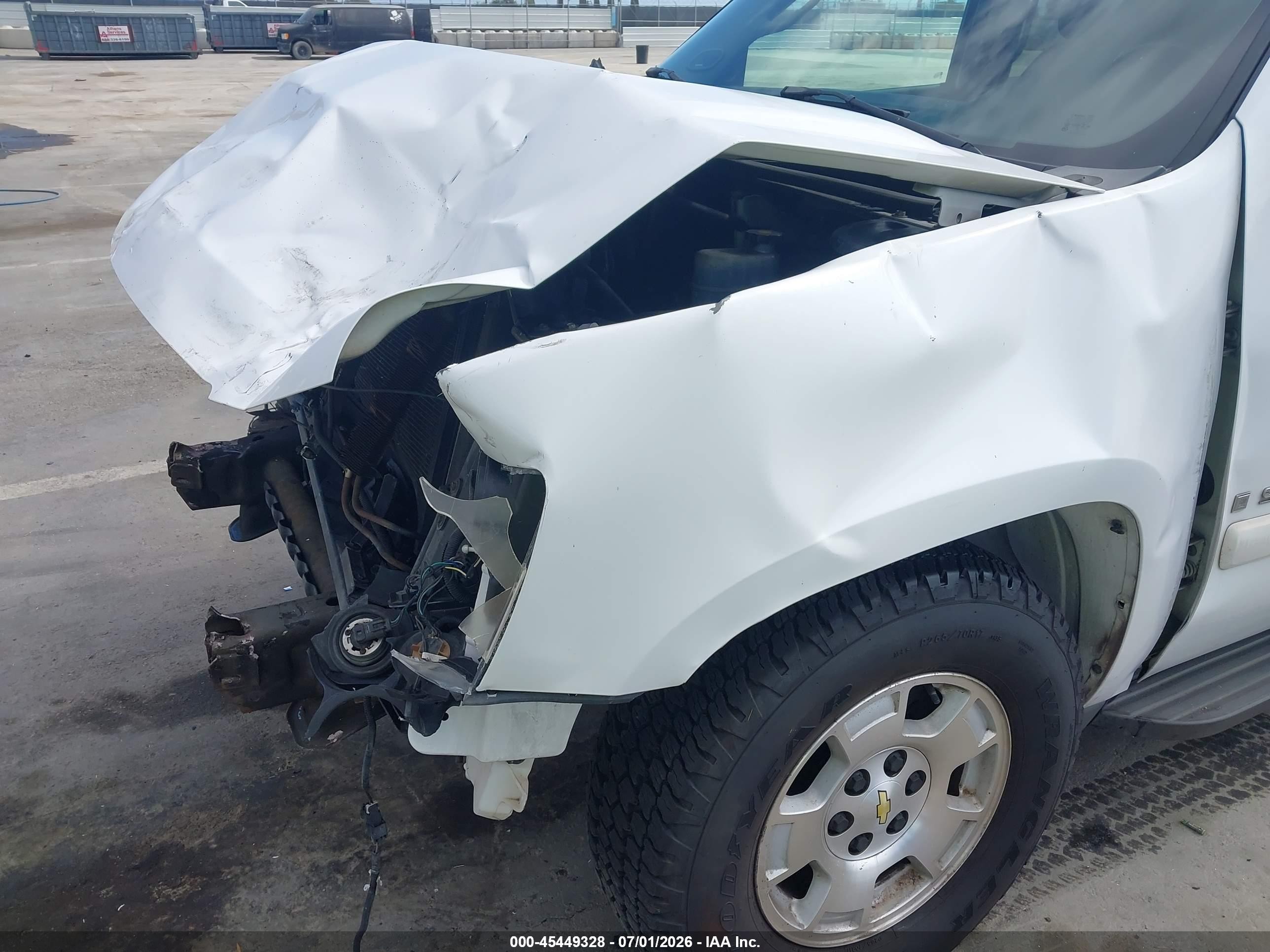 2008 Chevrolet Suburban 1500 Lt White vin: 1GNFC16018R152222