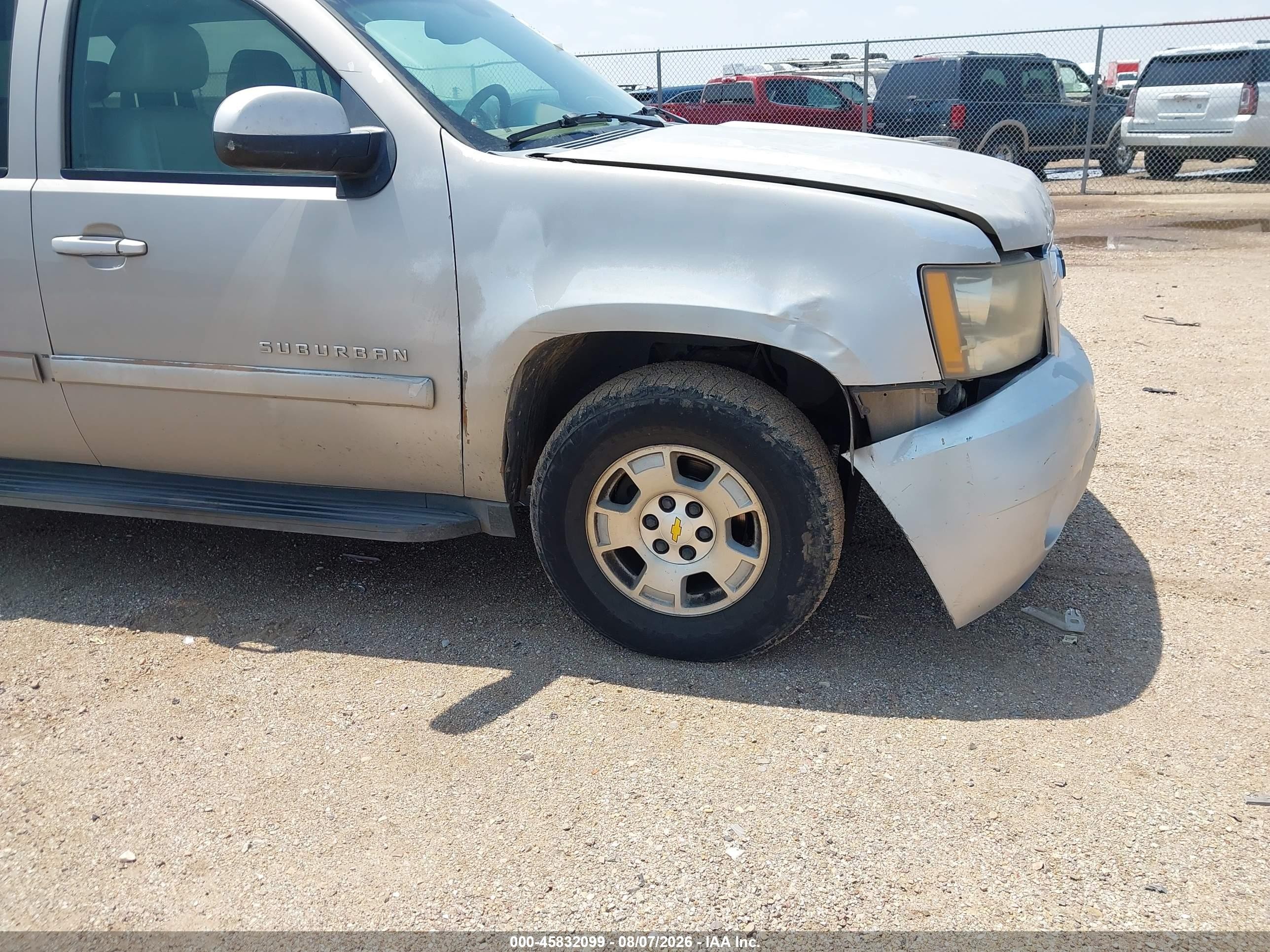 2008 Chevrolet Suburban 1500 Lt Silver vin: 1GNFC16028J122807