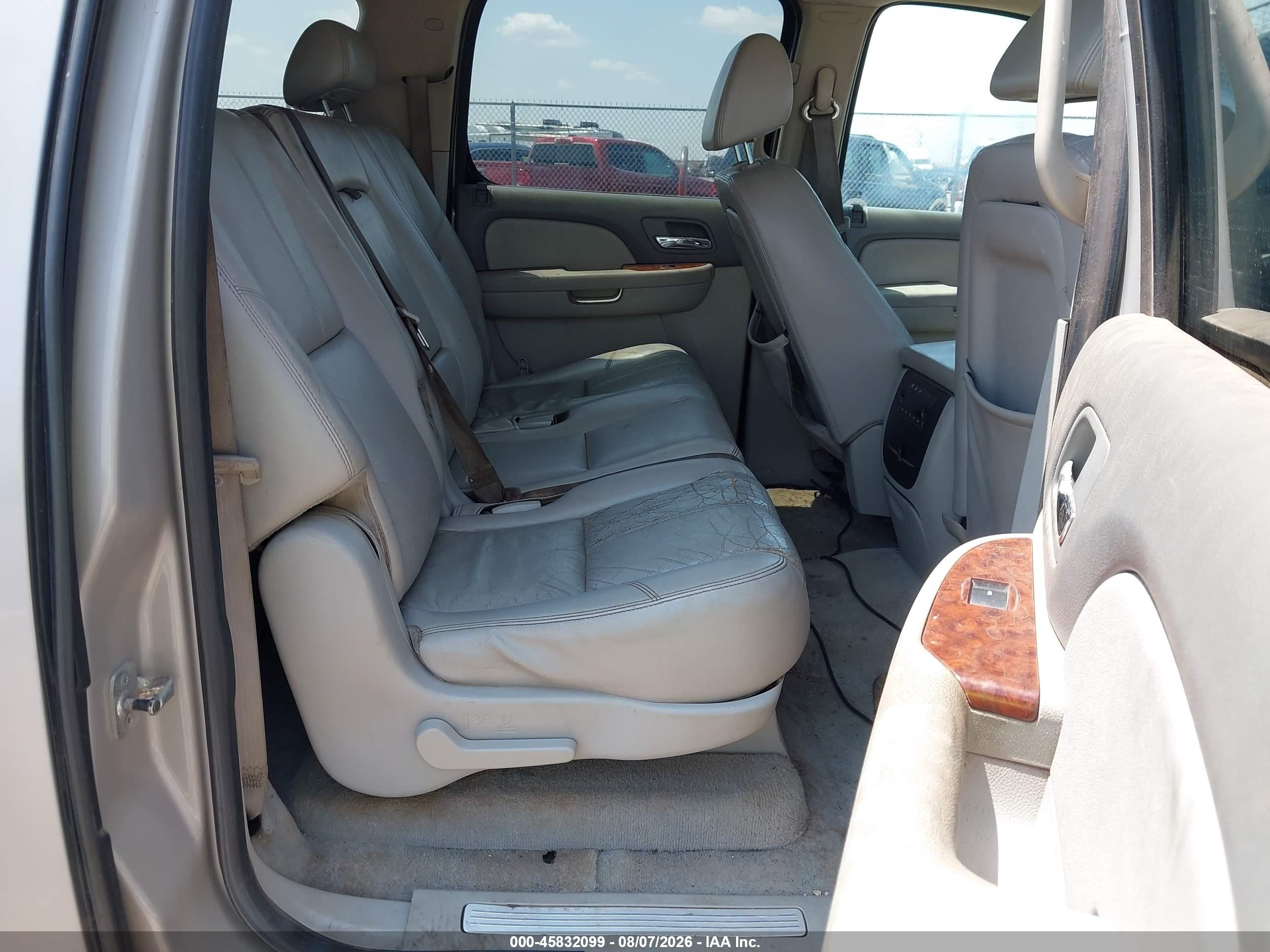 2008 Chevrolet Suburban 1500 Lt Silver vin: 1GNFC16028J122807