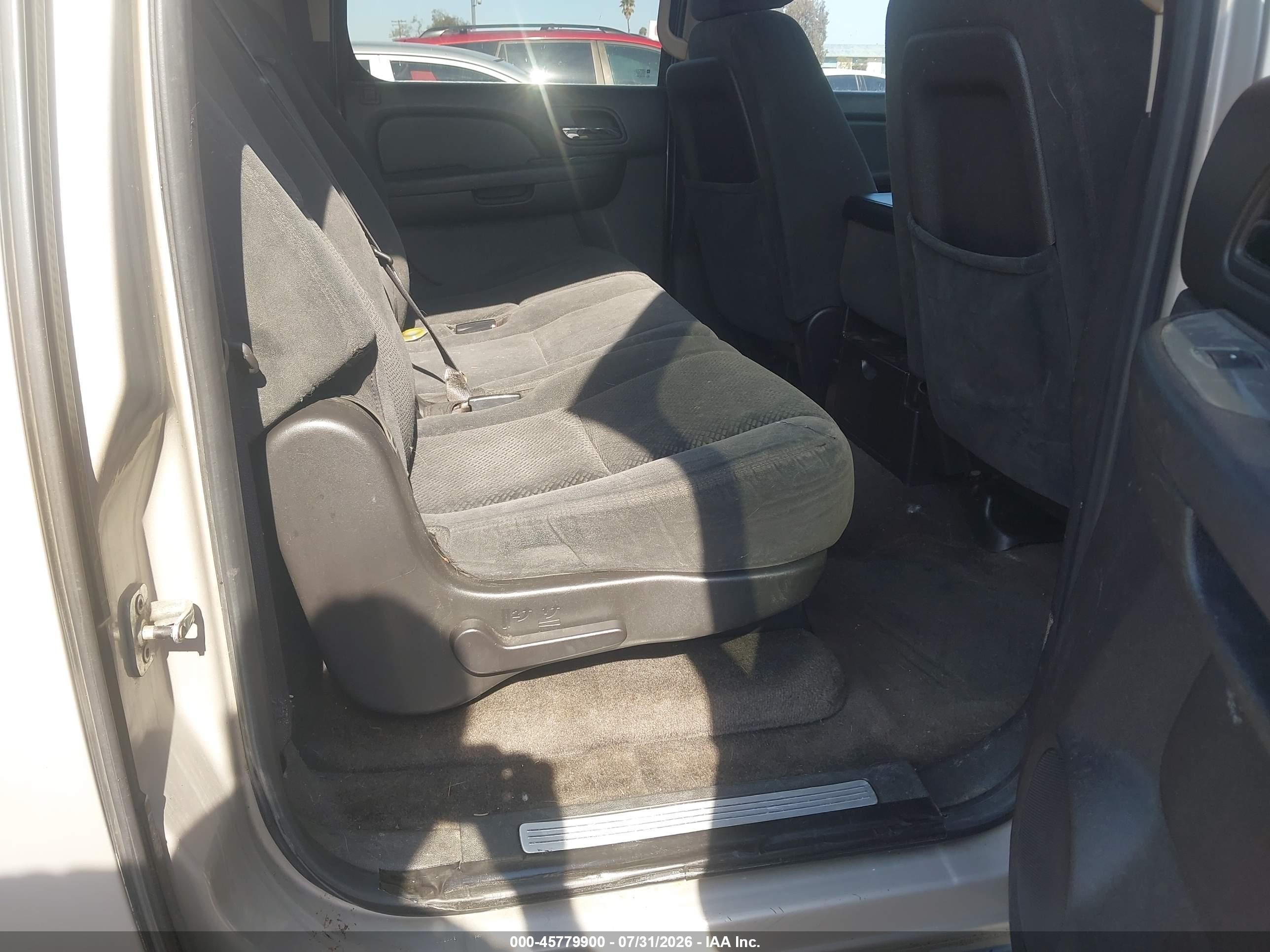 2008 Chevrolet Suburban 1500 Ls Gray vin: 1GNFC16028J218579