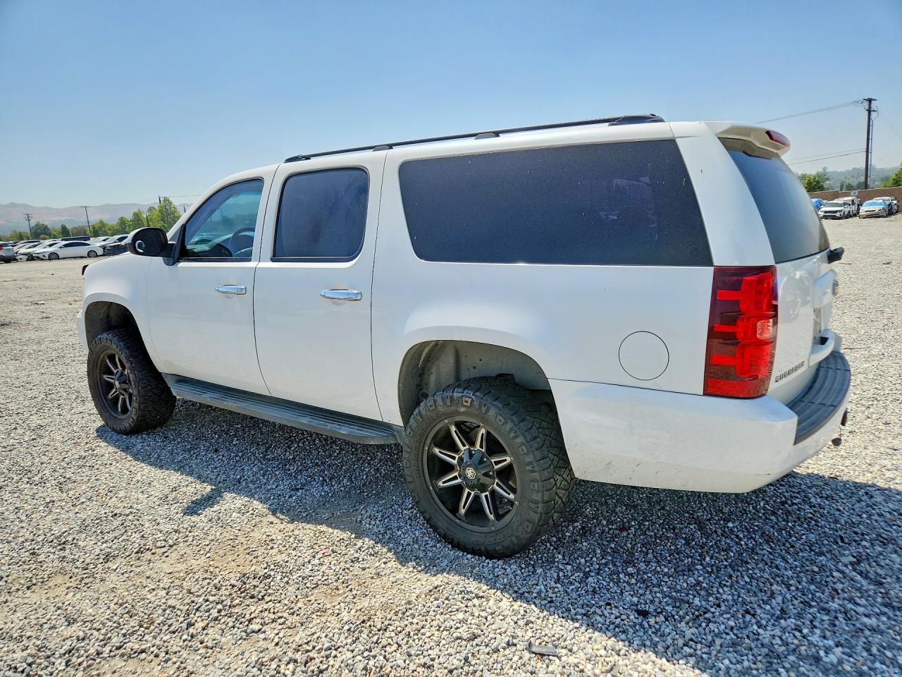 2008 Chevrolet Suburban C1500 Ls White vin: 1GNFC16028R101747