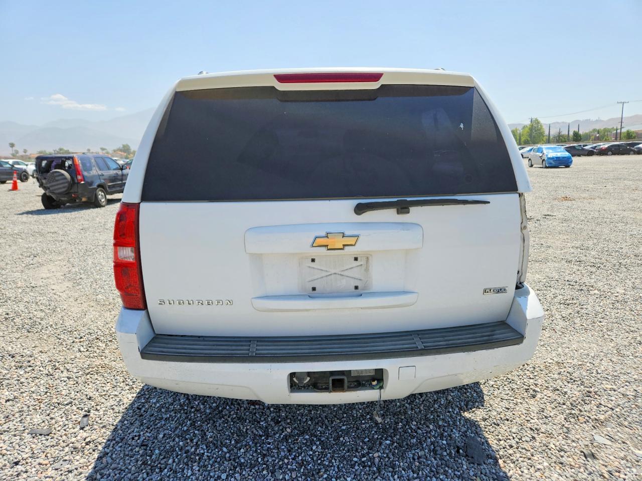 2008 Chevrolet Suburban C1500 Ls White vin: 1GNFC16028R101747