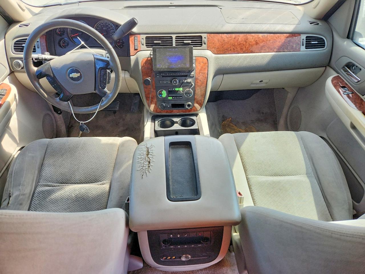 2008 Chevrolet Suburban C1500 Ls Tan vin: 1GNFC16028R236520
