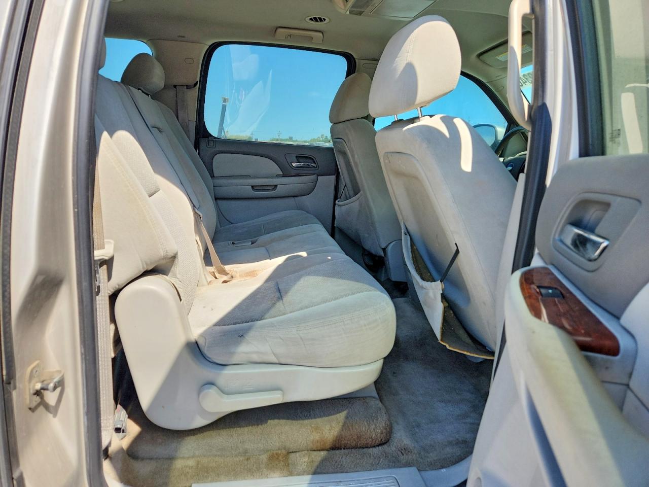 2008 Chevrolet Suburban C1500 Ls Tan vin: 1GNFC16028R236520