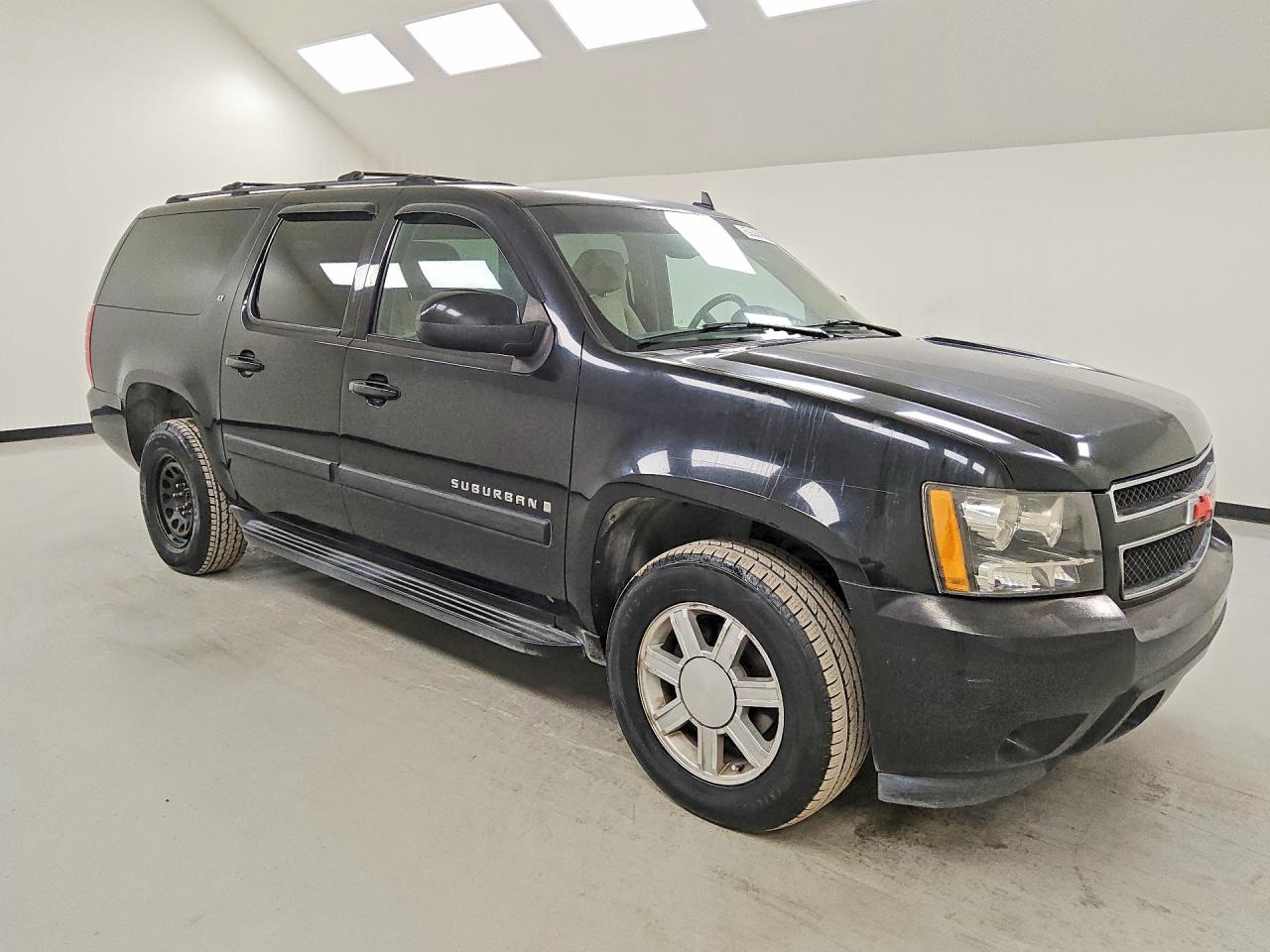 2007 Chevrolet Suburban C1500 Черный vin: 1GNFC16037R216971
