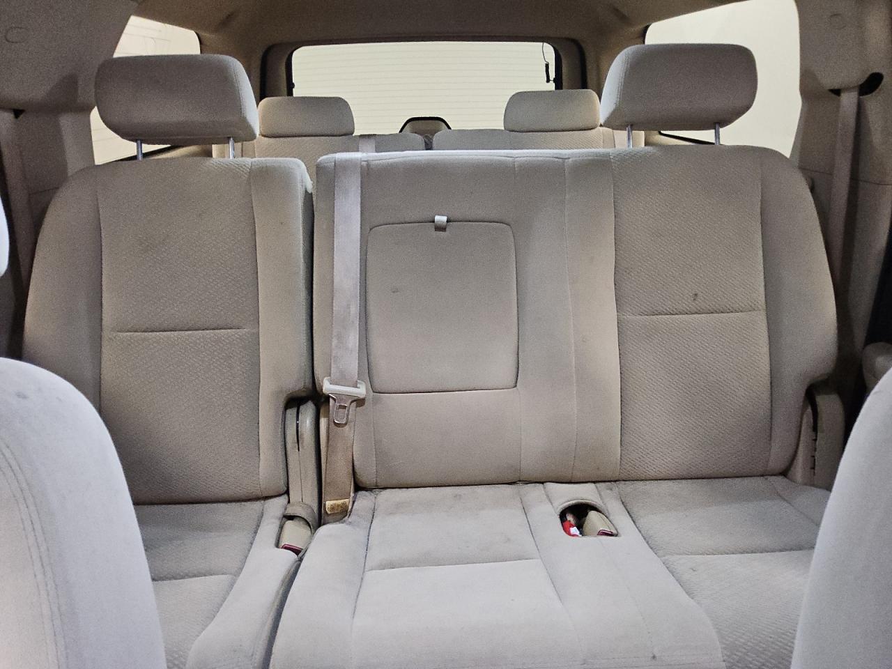 2007 Chevrolet Suburban C1500 Черный vin: 1GNFC16037R216971 Damage: Left Rear Seat, Burn Hole, 1 To 2 Inches