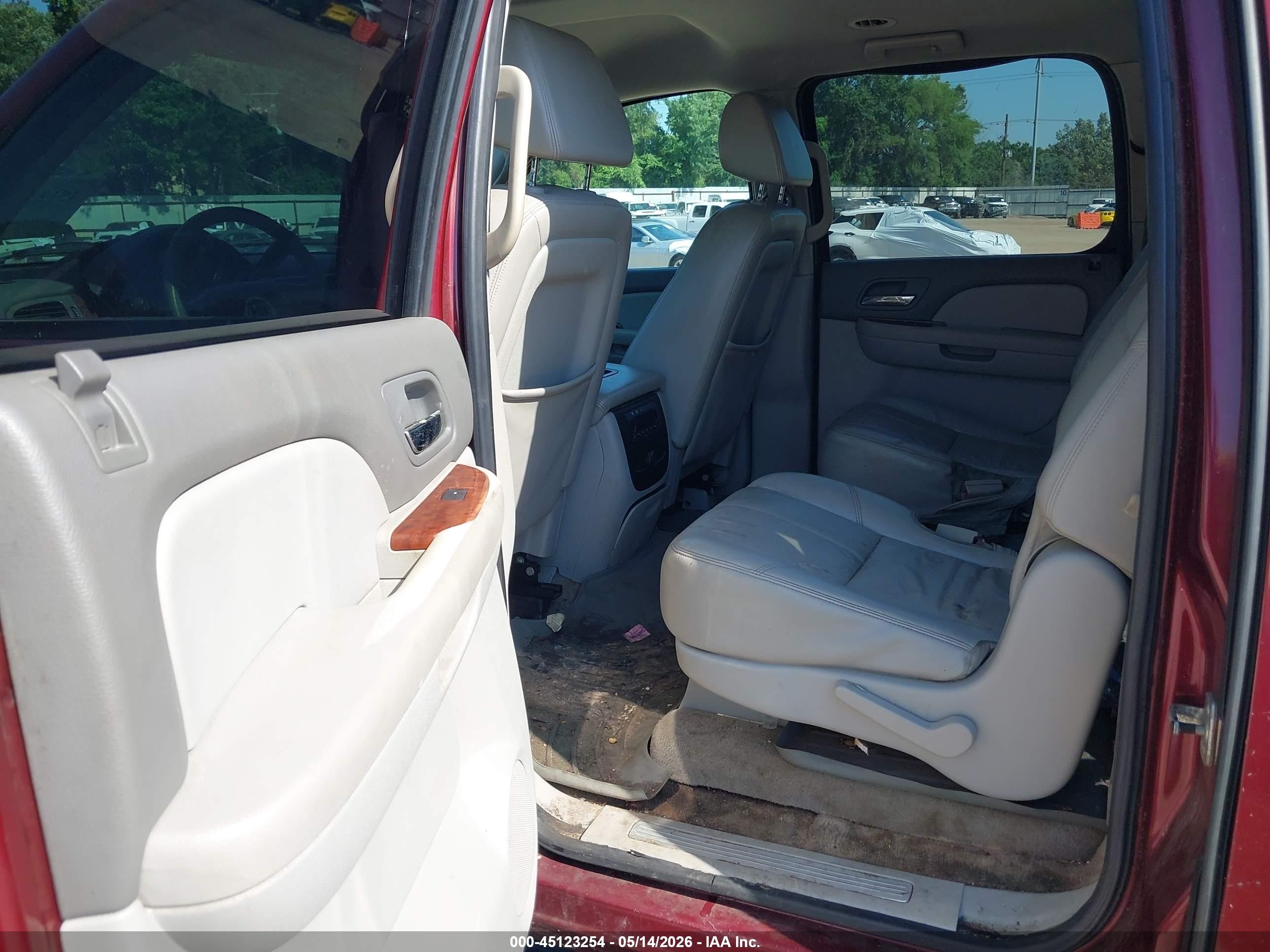 2008 Chevrolet Suburban 1500 Lt Burgundy vin: 1GNFC16038R173735