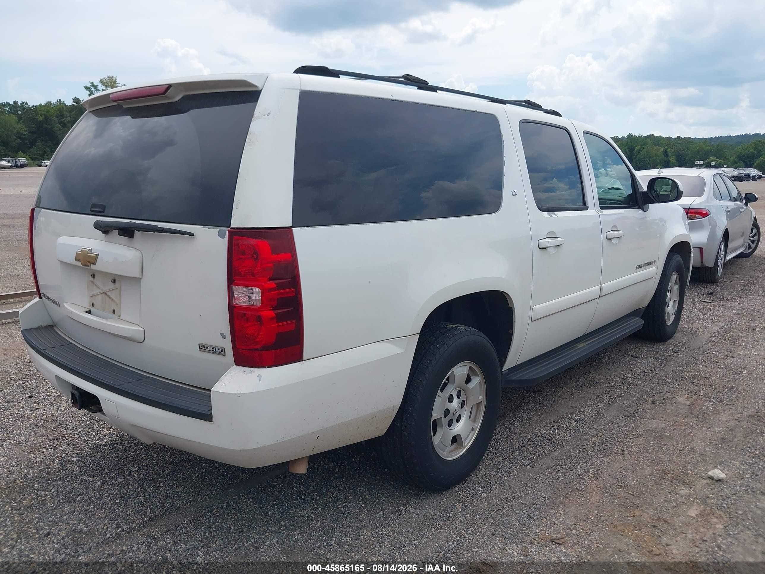 2007 Chevrolet Suburban Lt White vin: 1GNFC16047J245927