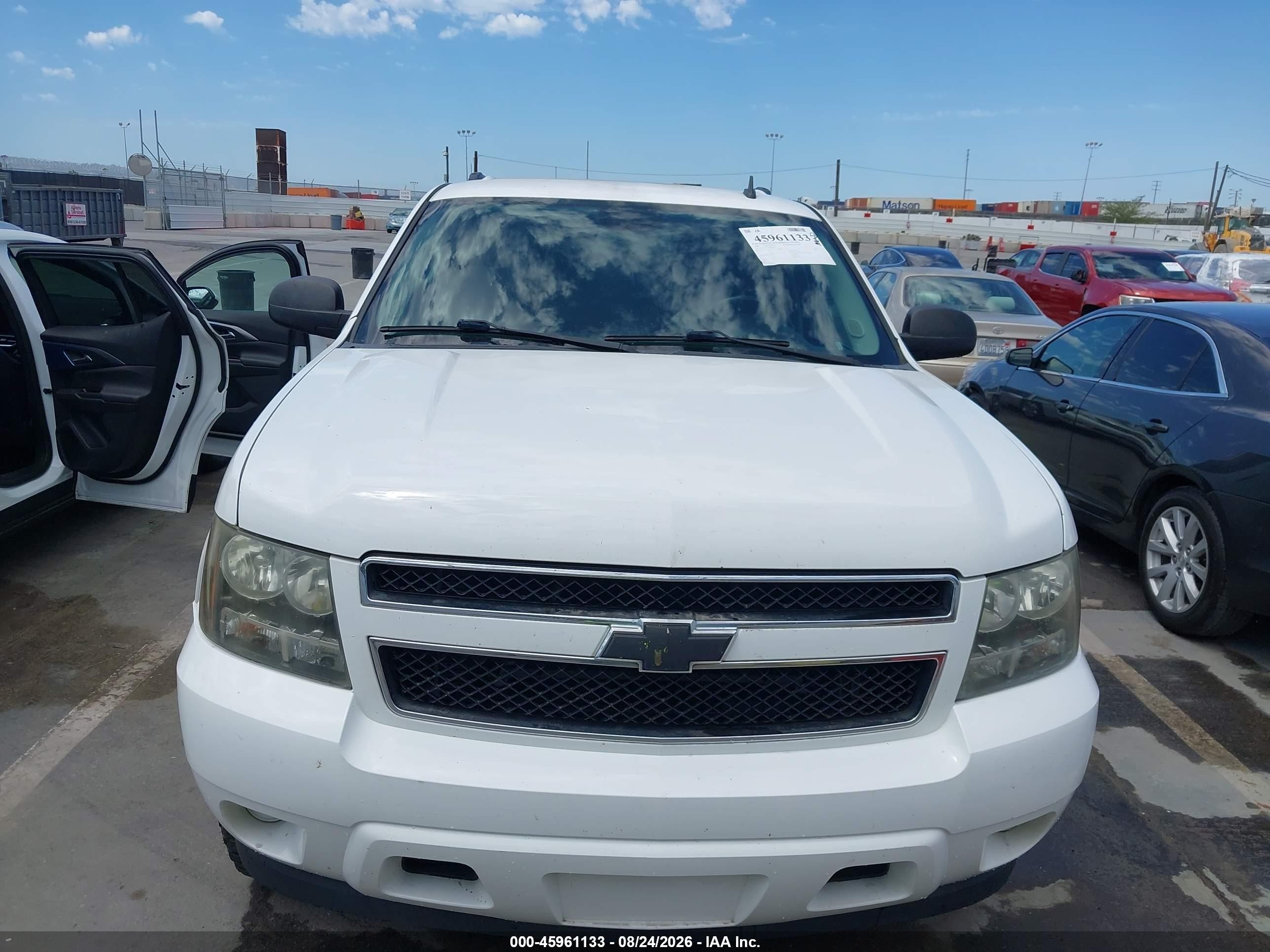 2009 Chevrolet Suburban 1500 Ls White vin: 1GNFC16049R150479