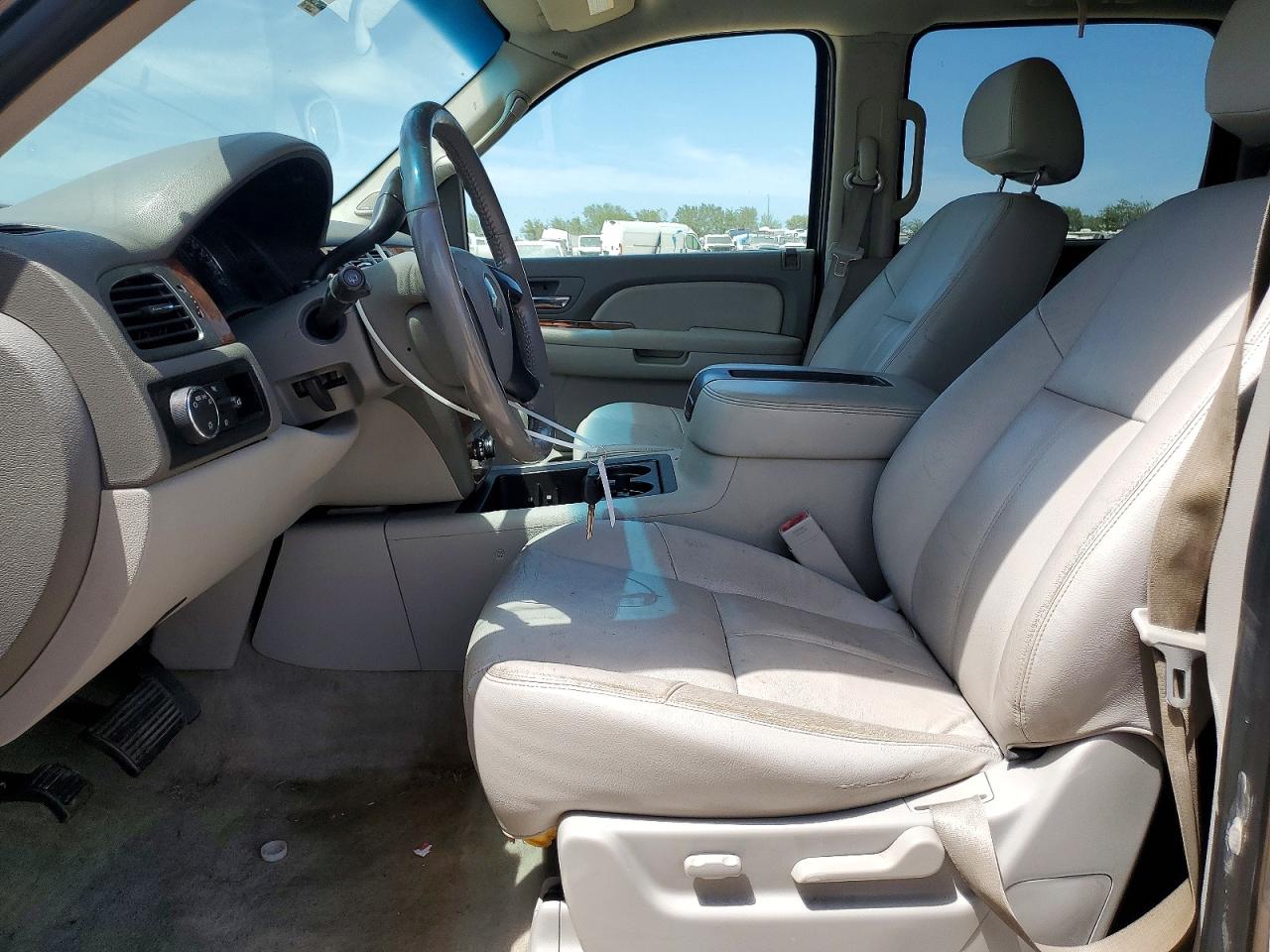 2007 Chevrolet Suburban C1500 Tan vin: 1GNFC16057J346975