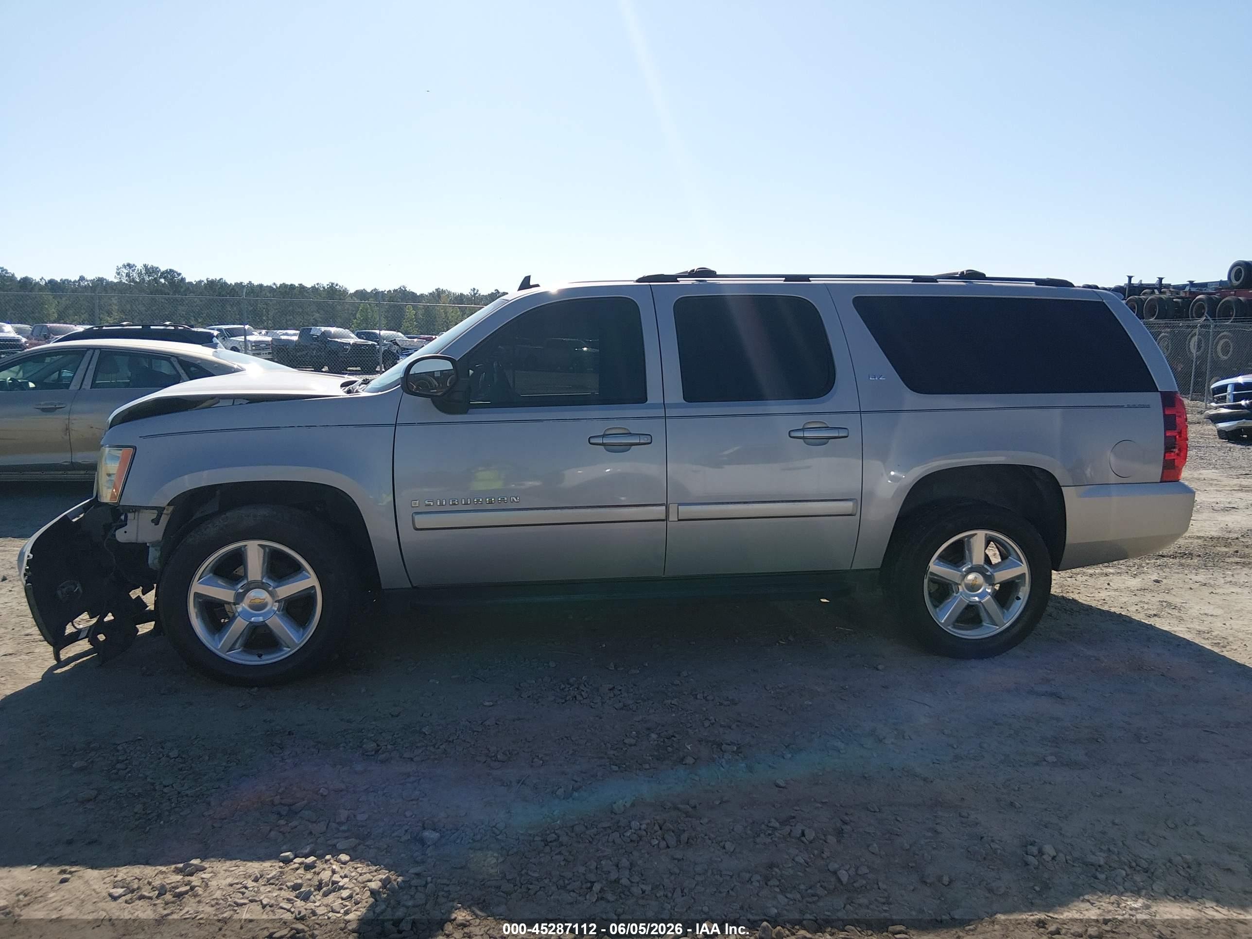 2007 Chevrolet Suburban 1500 Ltz Бежевый vin: 1GNFC16077J232508