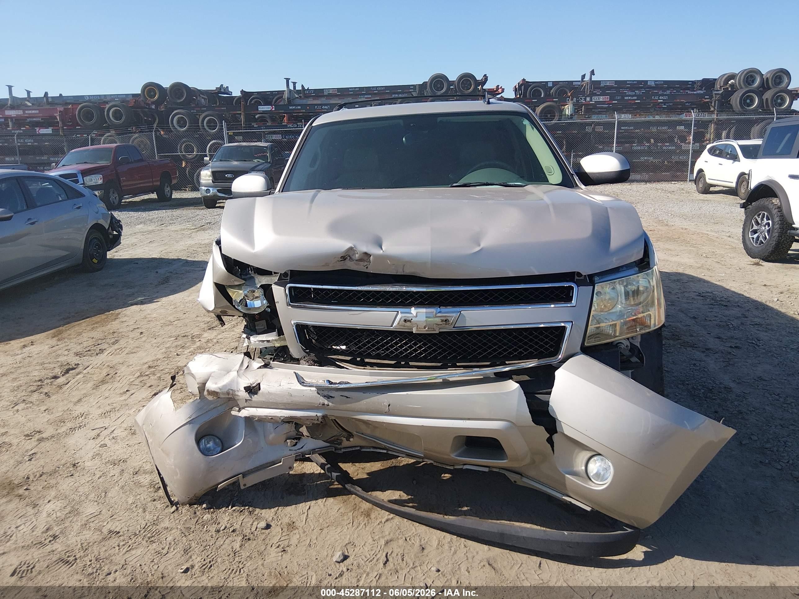 2007 Chevrolet Suburban 1500 Ltz Бежевый vin: 1GNFC16077J232508