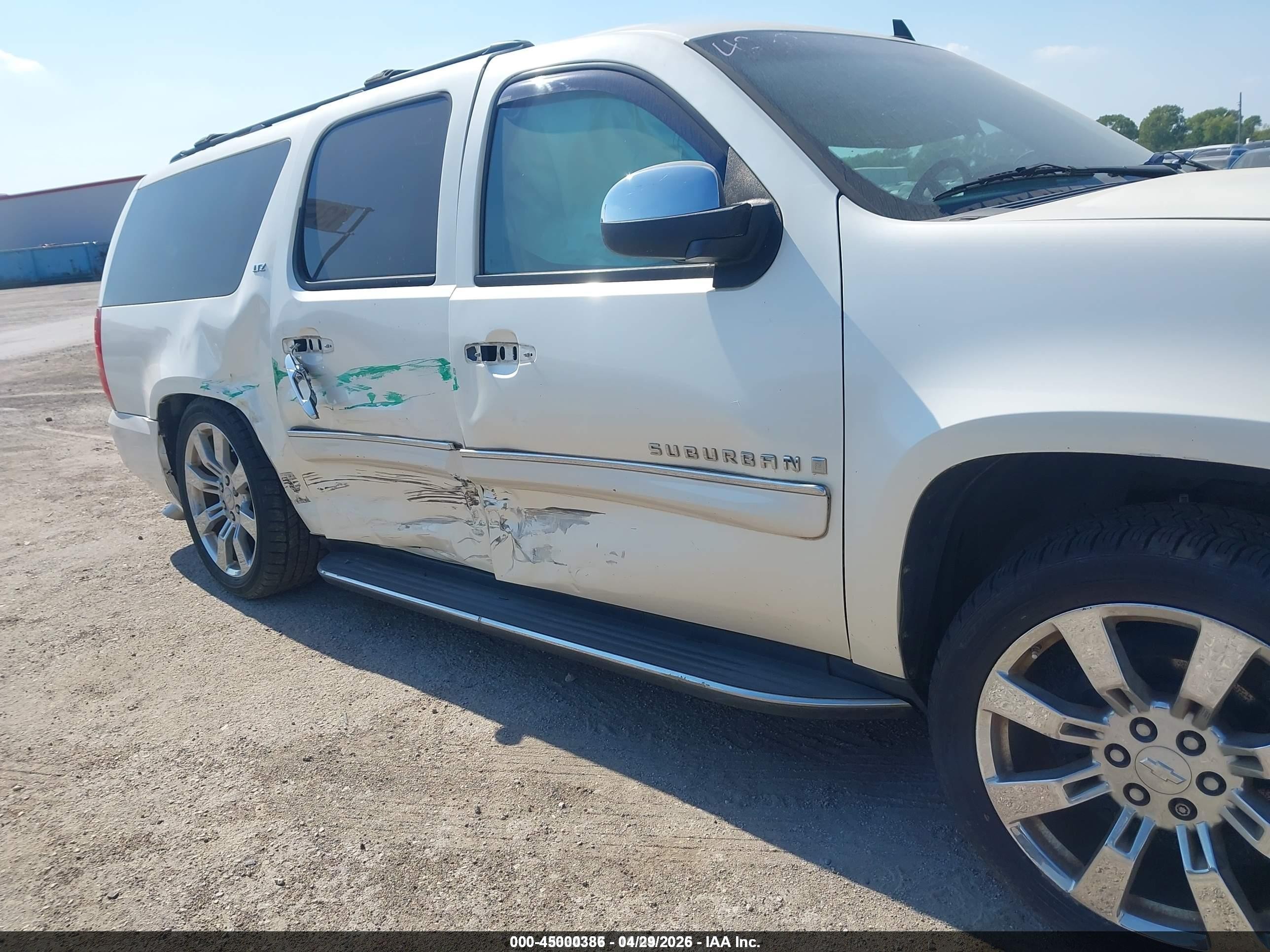 2008 Chevrolet Suburban 1500 Ltz vin: 1GNFC16088R230155