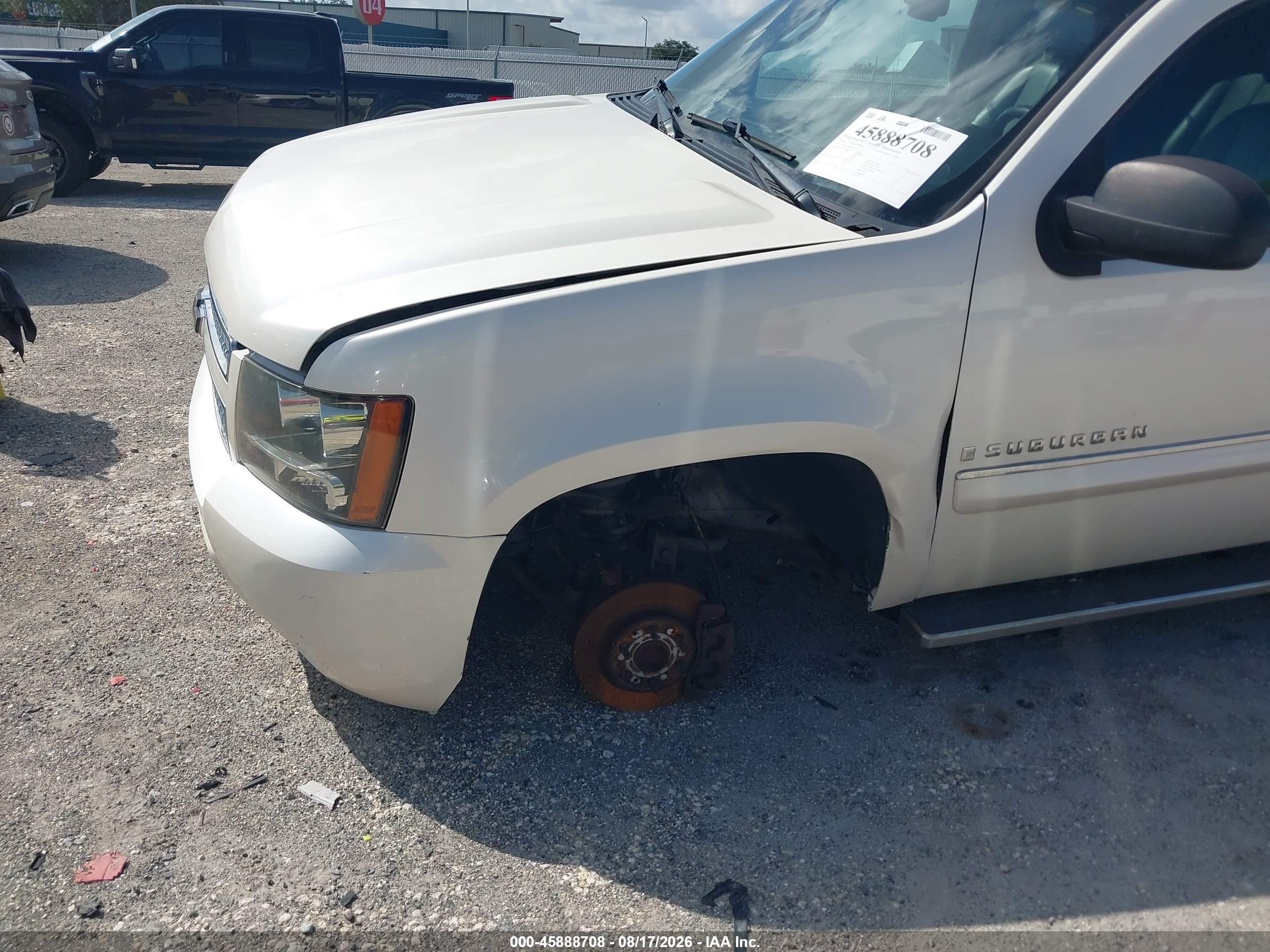 2008 Chevrolet Suburban 1500 Ltz White vin: 1GNFC16088R253757