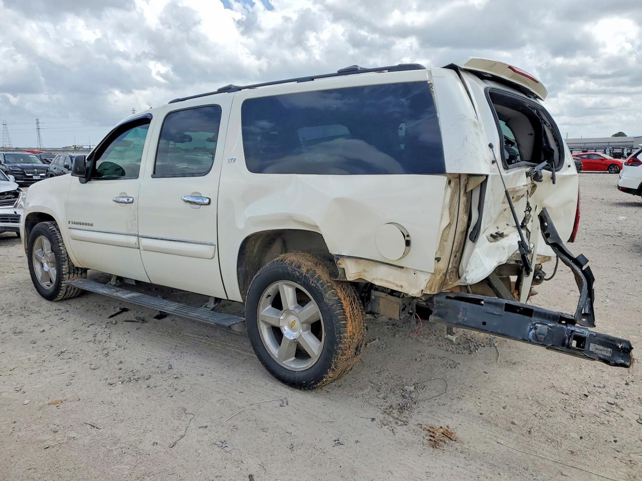 2008 Chevrolet Suburban C1500 Ls White vin: 1GNFC16098R246087