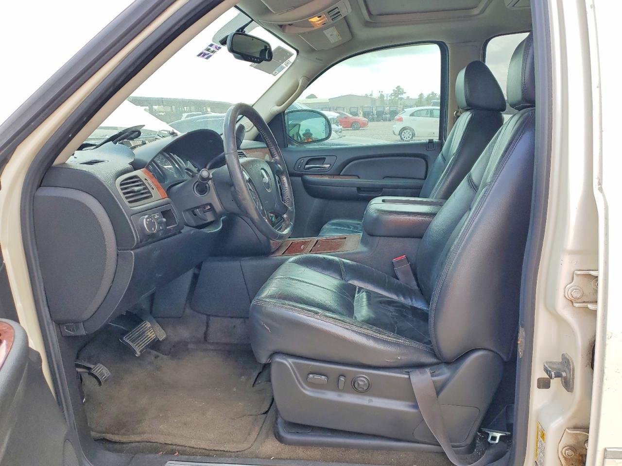 2008 Chevrolet Suburban C1500 Ls White vin: 1GNFC16098R246087