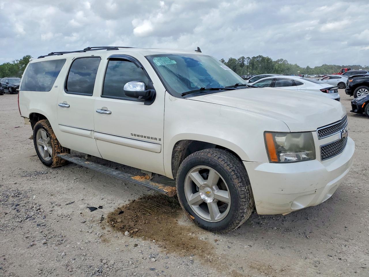 2008 Chevrolet Suburban C1500 Ls White vin: 1GNFC16098R246087