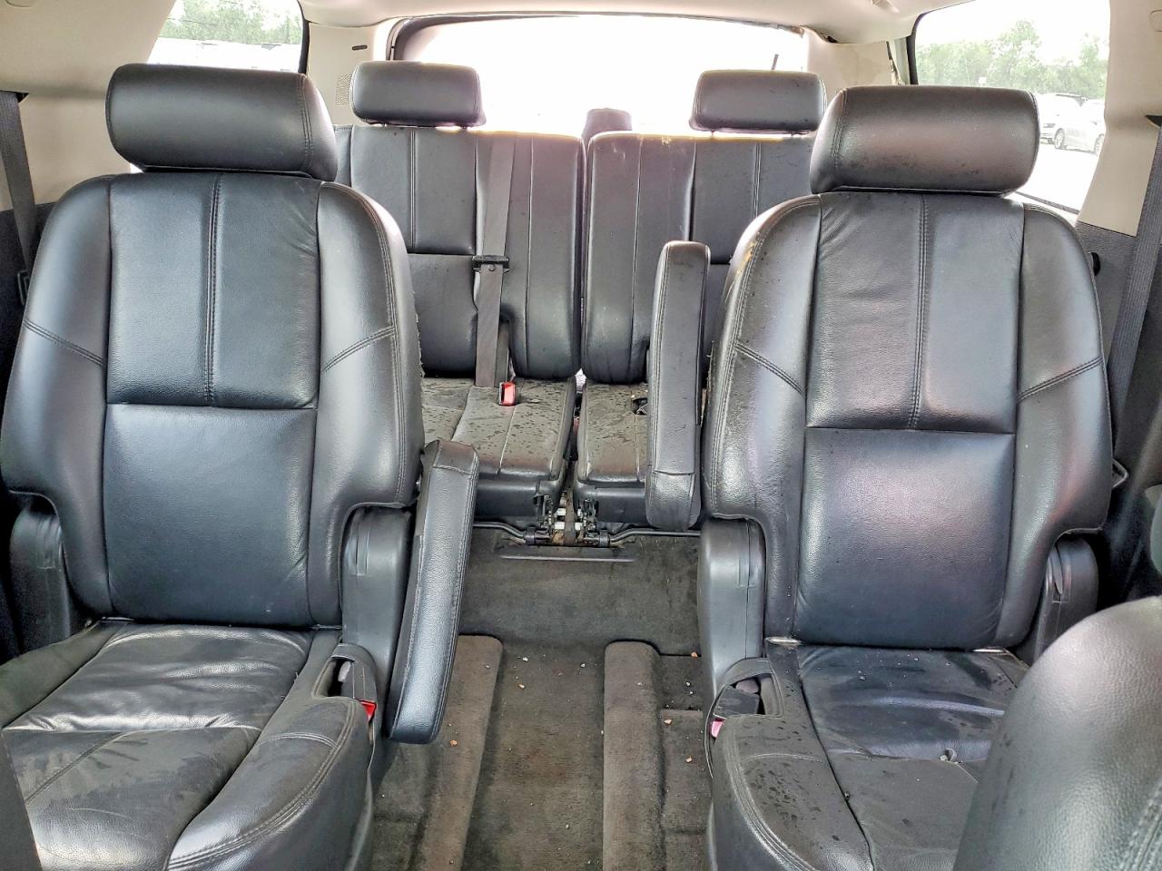 2008 Chevrolet Suburban C1500 Ls White vin: 1GNFC16098R246087