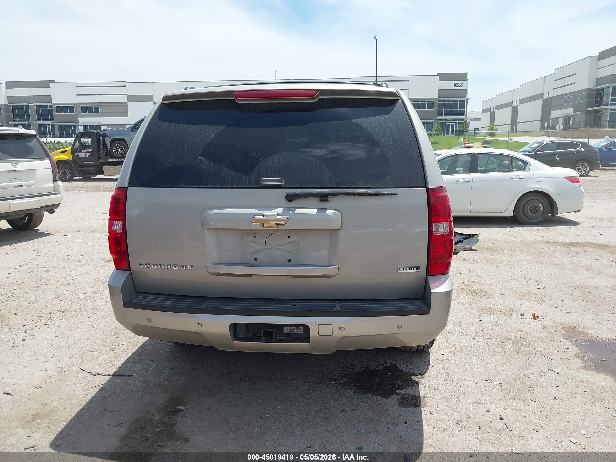 2008 Chevrolet Suburban 1500 Lt Gray vin: 1GNFC160X8J216840