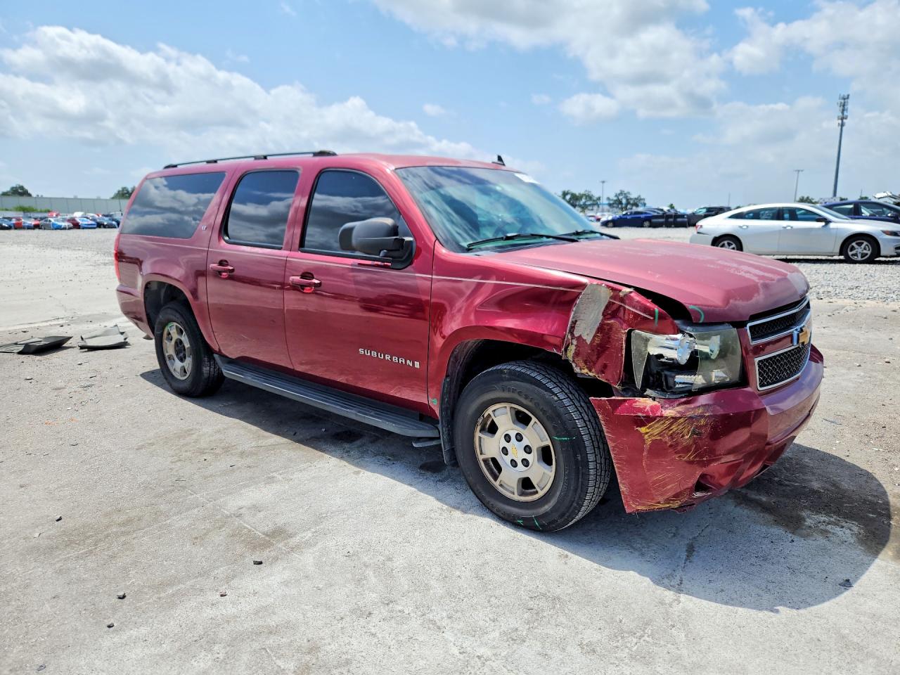 2007 Chevrolet Suburban C1500 Red vin: 1GNFC16J27J215771