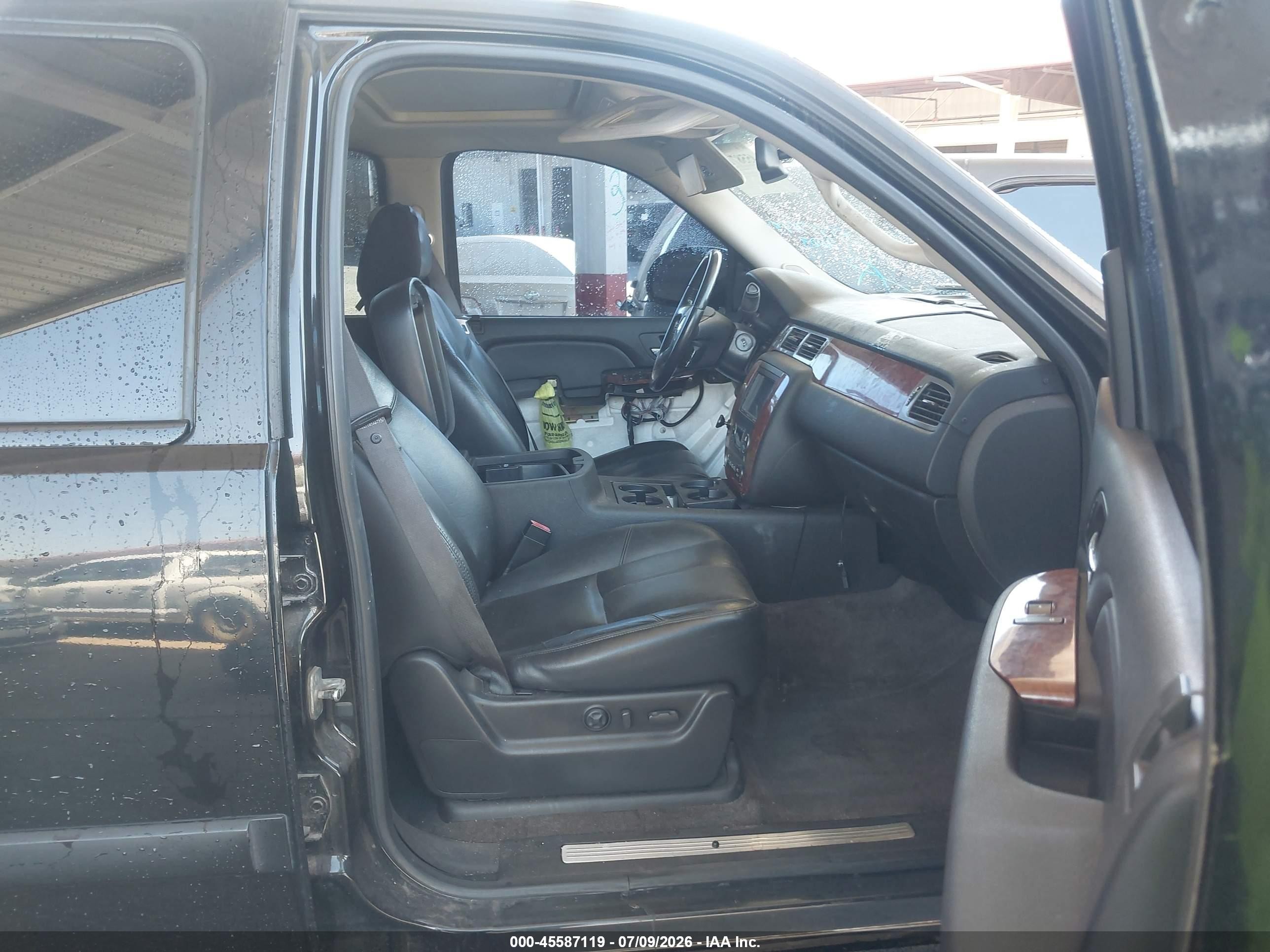 2008 Chevrolet Suburban 1500 Ltz Black vin: 1GNFC16J48R132717