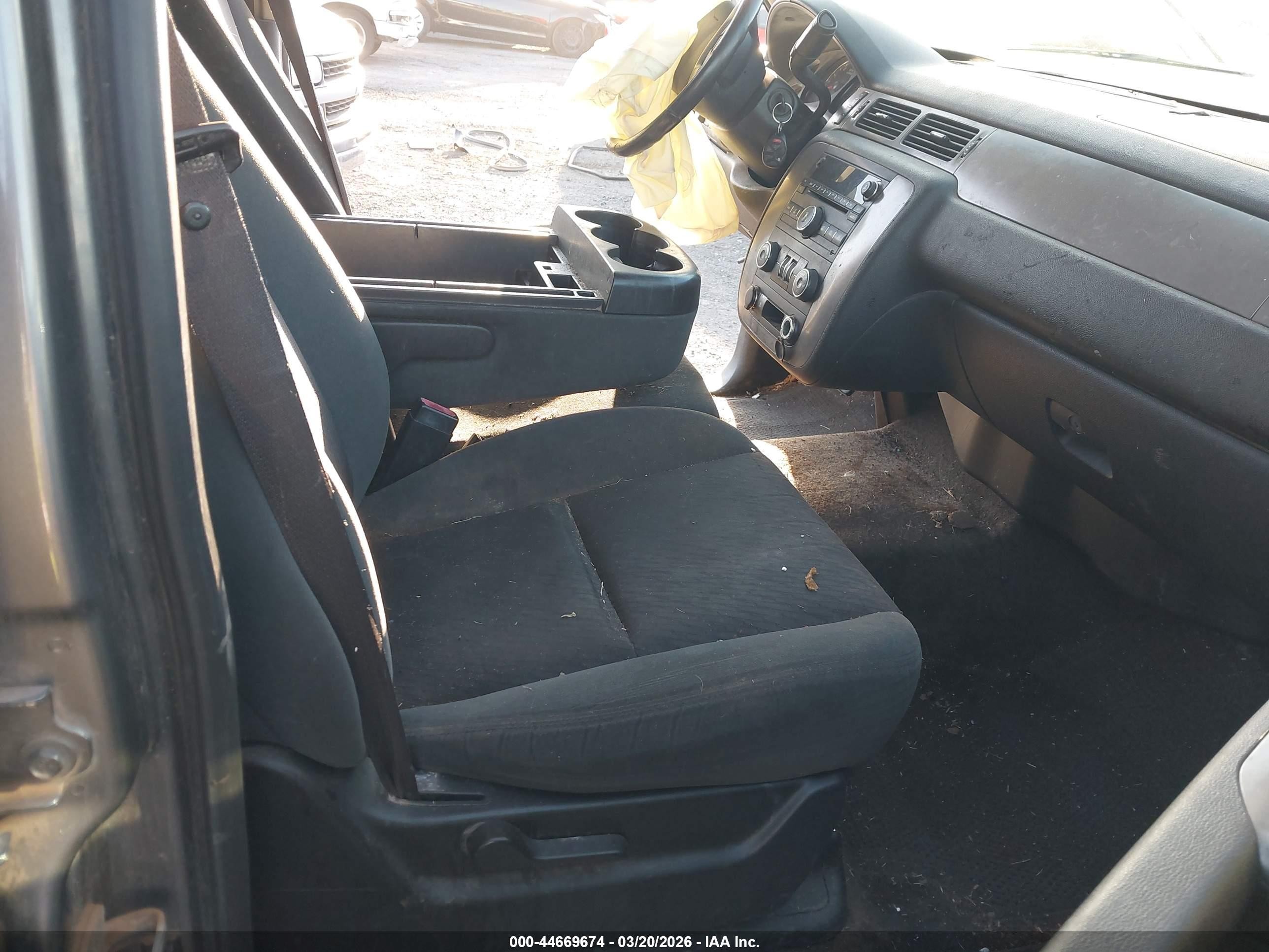 2009 Chevrolet Suburban 1500 Ls Gray vin: 1GNFC16J49R139586