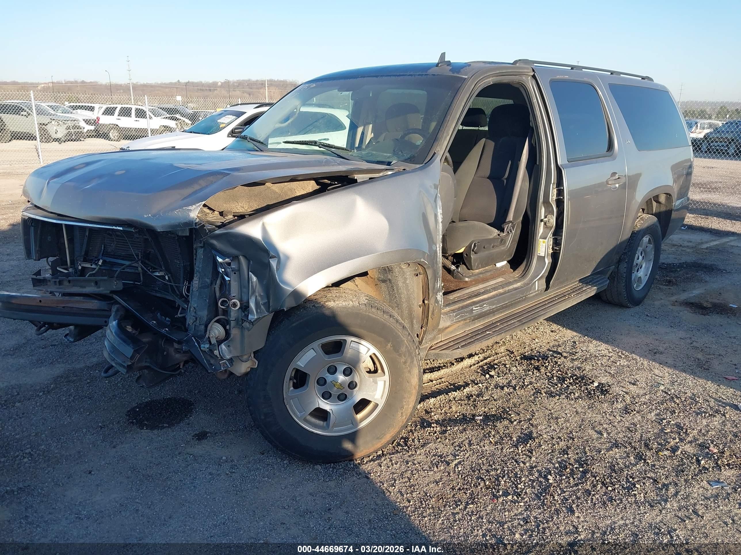 2009 Chevrolet Suburban 1500 Ls Gray vin: 1GNFC16J49R139586
