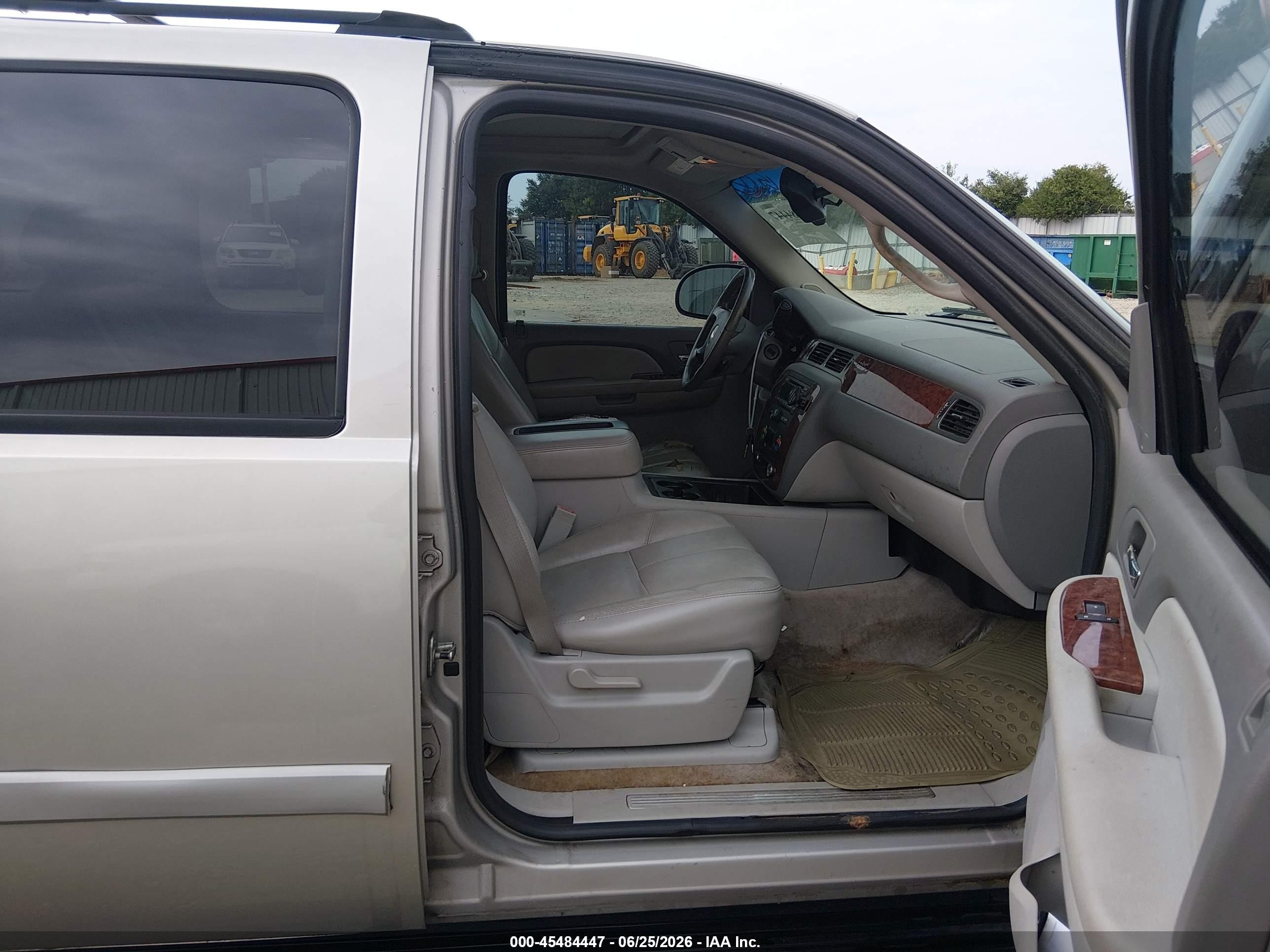 2007 Chevrolet Suburban Lt Gold vin: 1GNFC16J67J211822