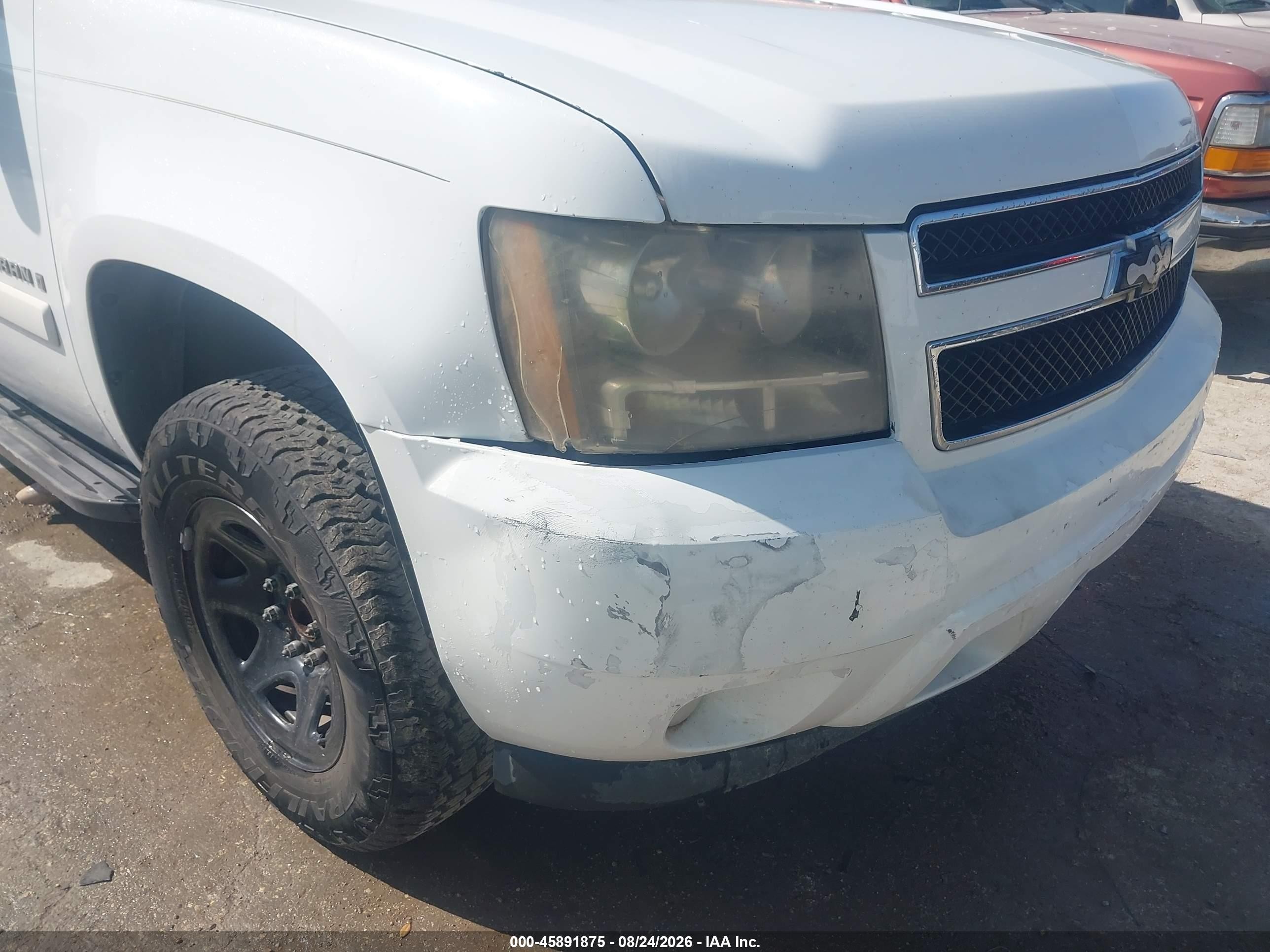 2008 Chevrolet Suburban 1500 Lt Белый vin: 1GNFC16J68R140284