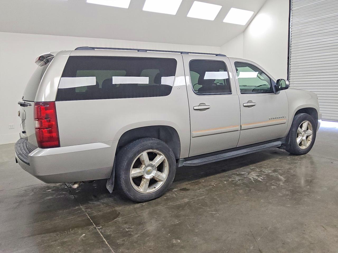 2007 Chevrolet Suburban C1500 Silver vin: 1GNFC16J77J372227