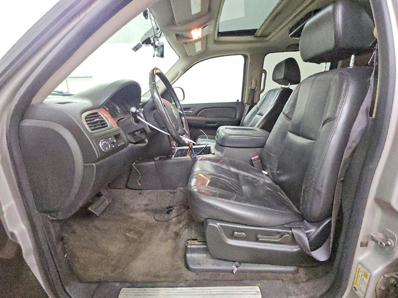 2007 Chevrolet Suburban C1500 Silver vin: 1GNFC16J77J372227