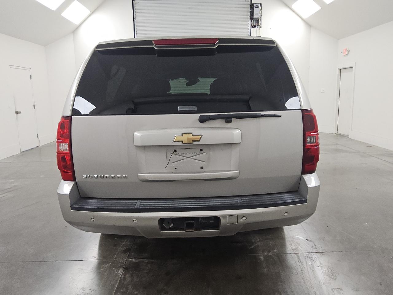 2007 Chevrolet Suburban C1500 Silver vin: 1GNFC16J77J372227 Damage: Lift Gate, Chipped, 3