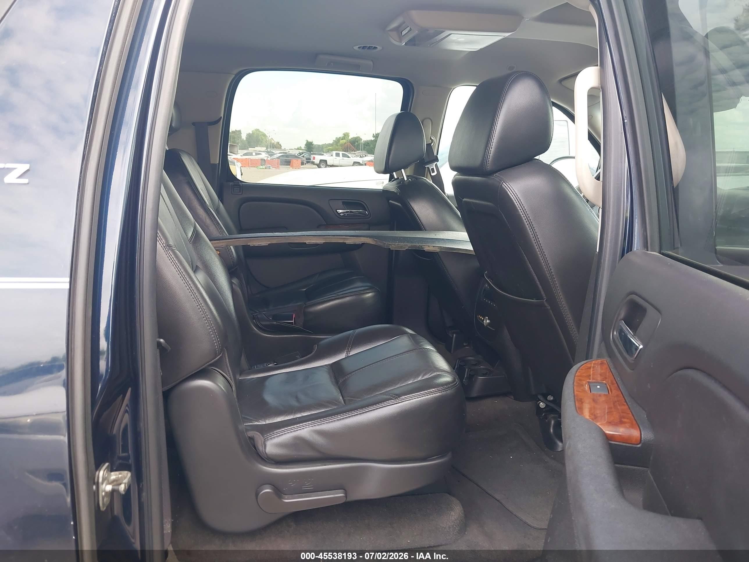 2007 Chevrolet Suburban Ltz Dark Blue vin: 1GNFC16J87R364686