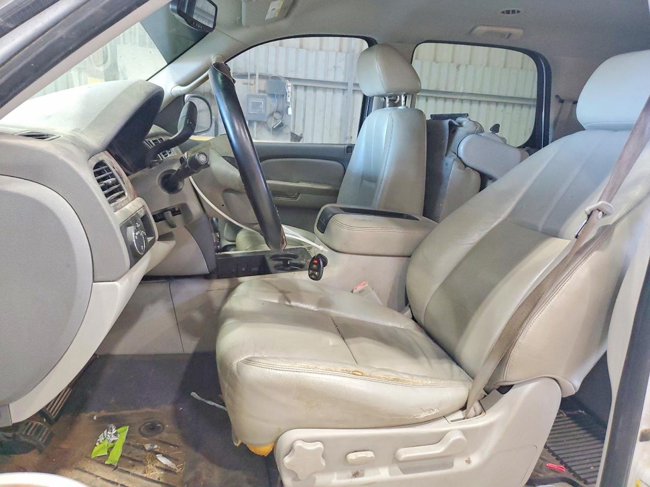 2009 Chevrolet Tahoe C1500 Lt White vin: 1GNFC23009R298302