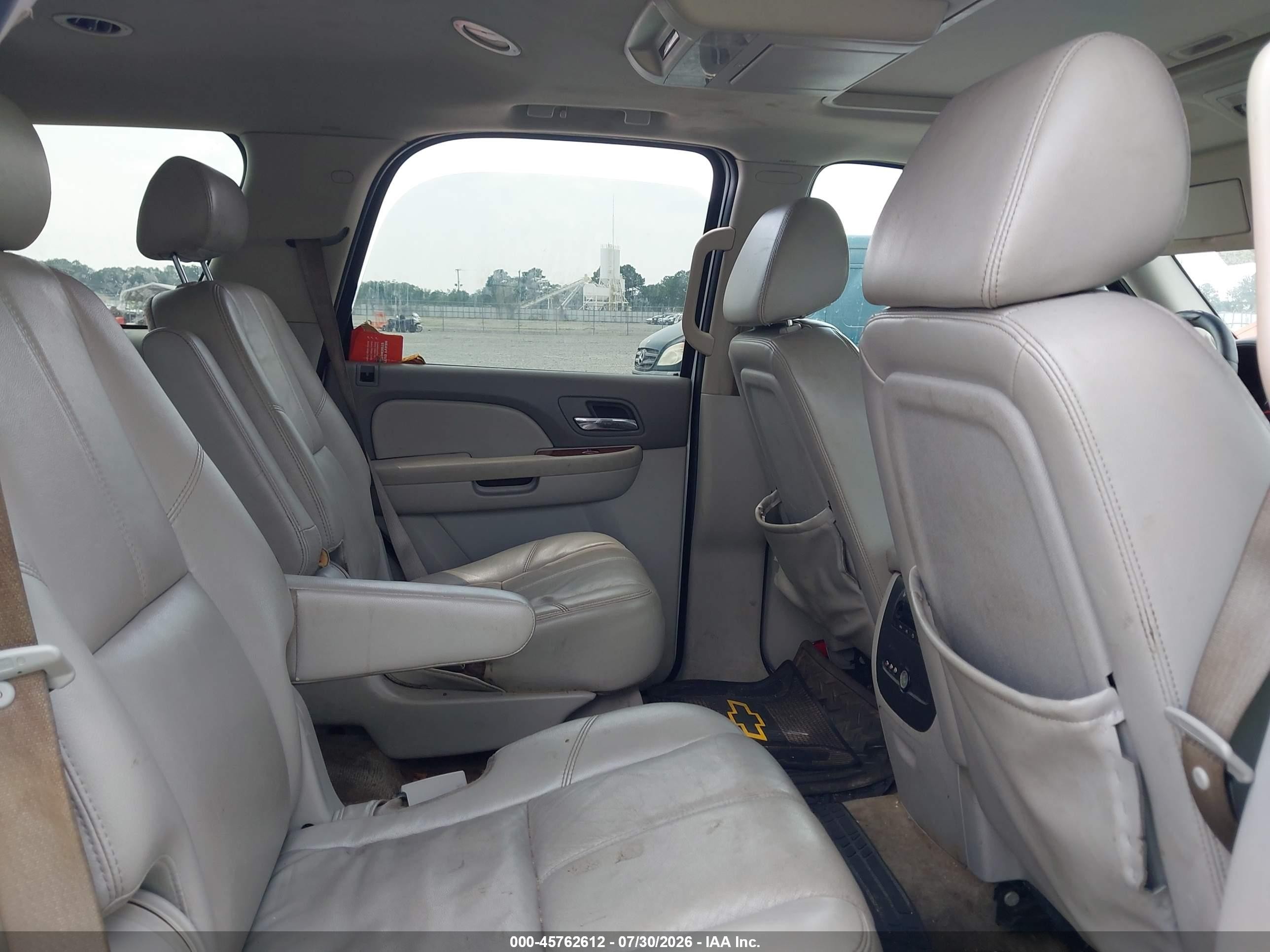 2009 Chevrolet Tahoe Lt2 White vin: 1GNFC23019R193719