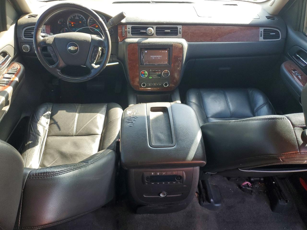 2009 Chevrolet Tahoe Lt White vin: 1GNFC23019R256754