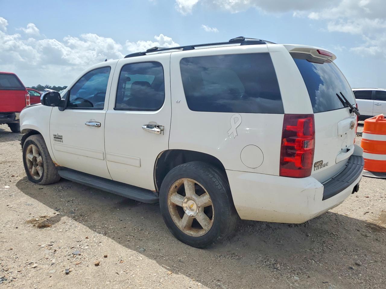 2009 Chevrolet Tahoe White vin: 1GNFC23039R301998