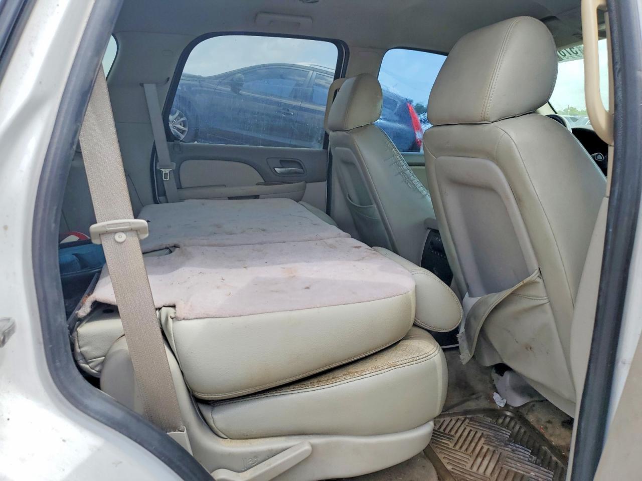 2009 Chevrolet Tahoe White vin: 1GNFC23039R301998