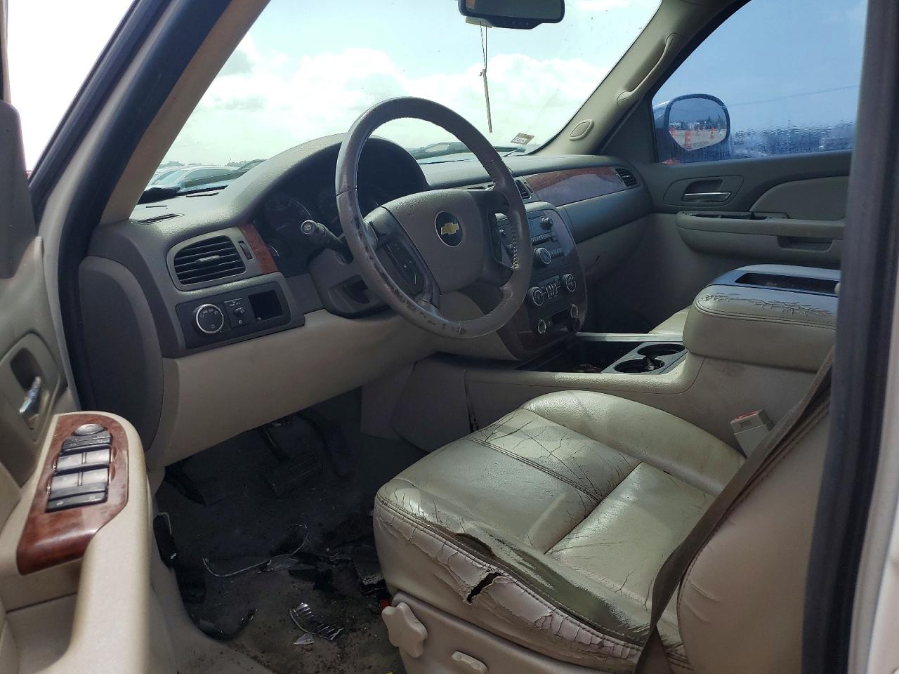 2009 Chevrolet Tahoe White vin: 1GNFC23039R301998