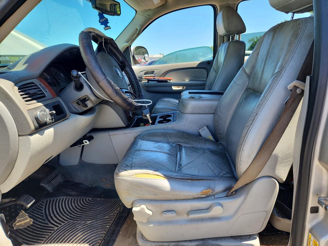 2009 Chevrolet Tahoe C1500 Lt Silver vin: 1GNFC23049R188949