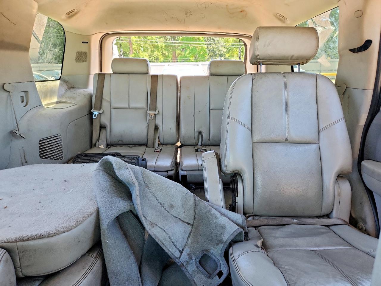 2009 Chevrolet Tahoe C1500 Lt Silver vin: 1GNFC23049R188949