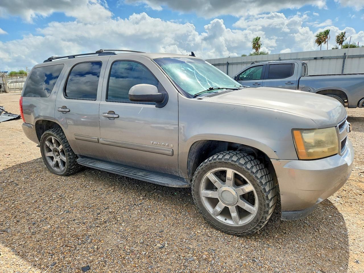 2009 Chevrolet Tahoe C1500 Lt Gray vin: 1GNFC23059R233638