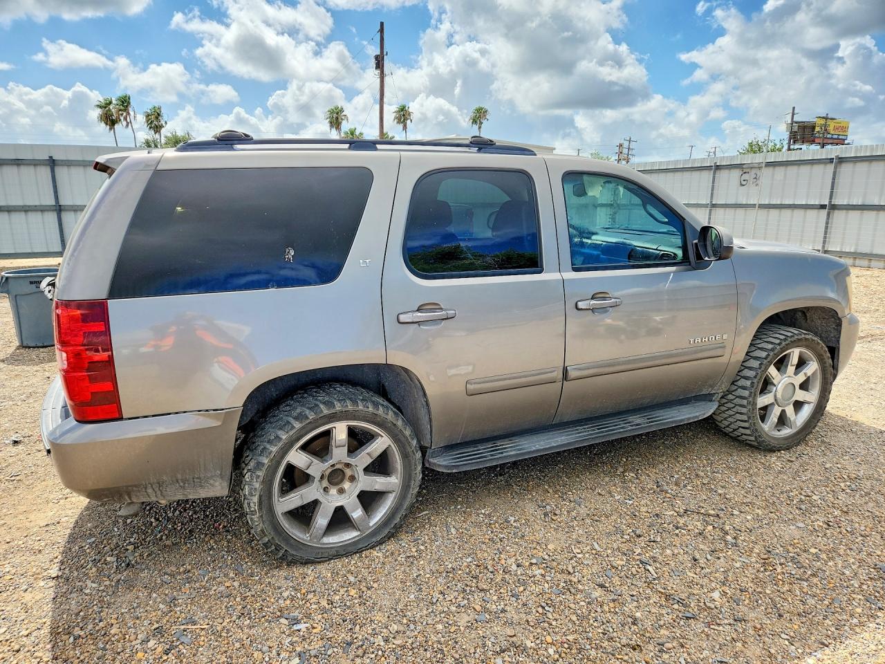 2009 Chevrolet Tahoe C1500 Lt Gray vin: 1GNFC23059R233638