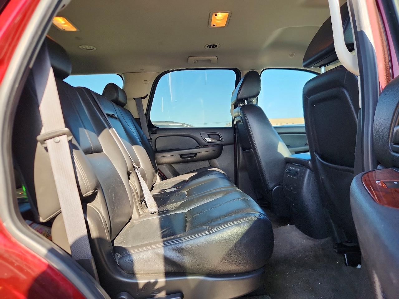 2009 Chevrolet Tahoe C1500 Lt Maroon vin: 1GNFC230X9R151145