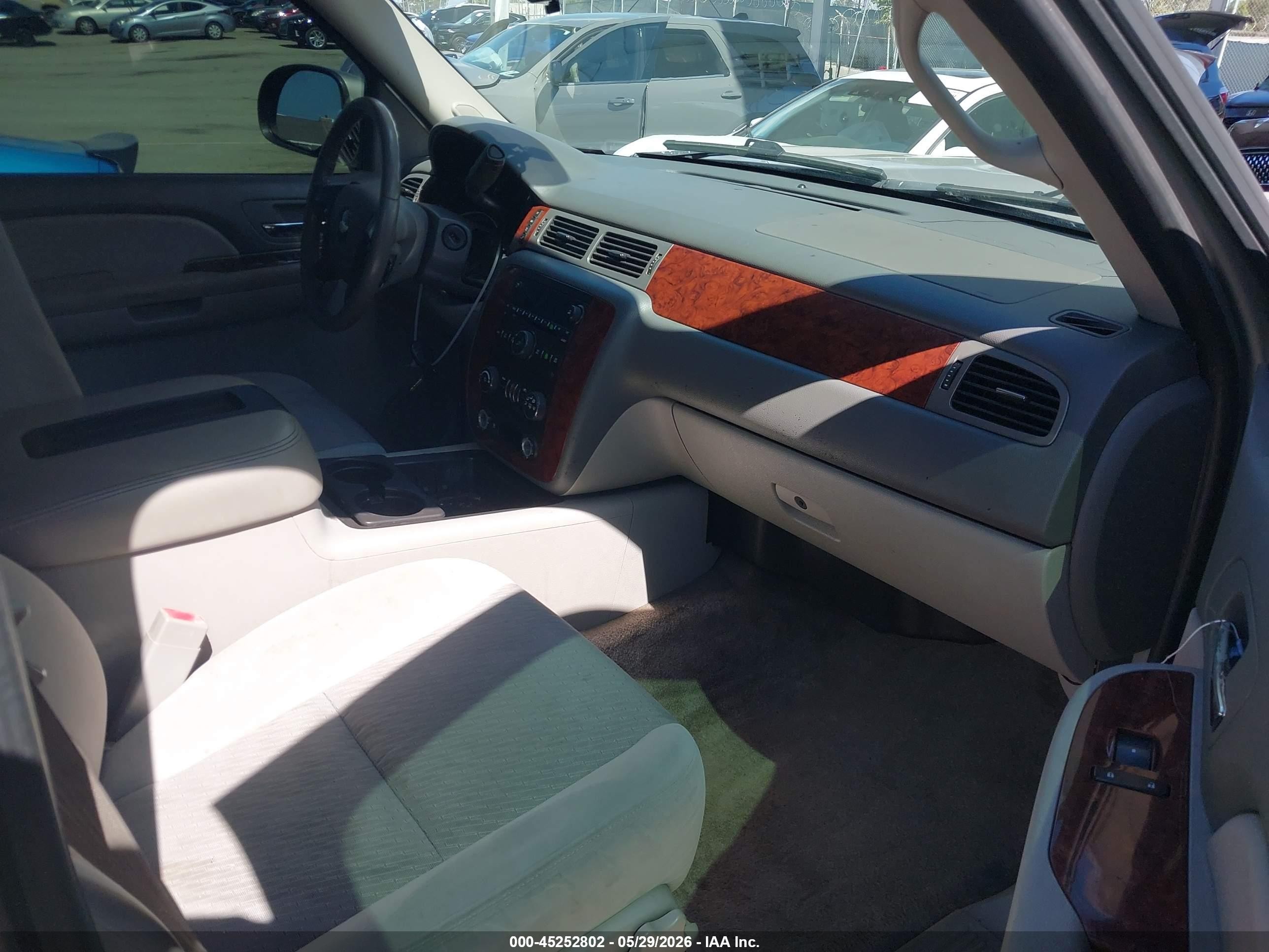 2009 Chevrolet Suburban 1500 Lt1 Champagne vin: 1GNFC26009R276943