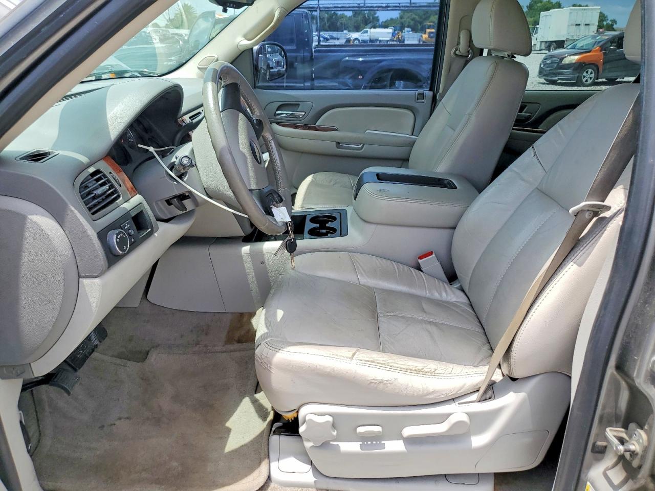 2009 Chevrolet Suburban C1500 Lt Tan vin: 1GNFC26029R265071