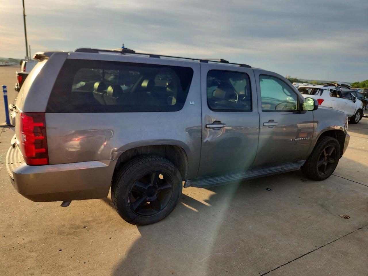 2009 Chevrolet Suburban C1500 Lt Gray vin: 1GNFC26039J123519